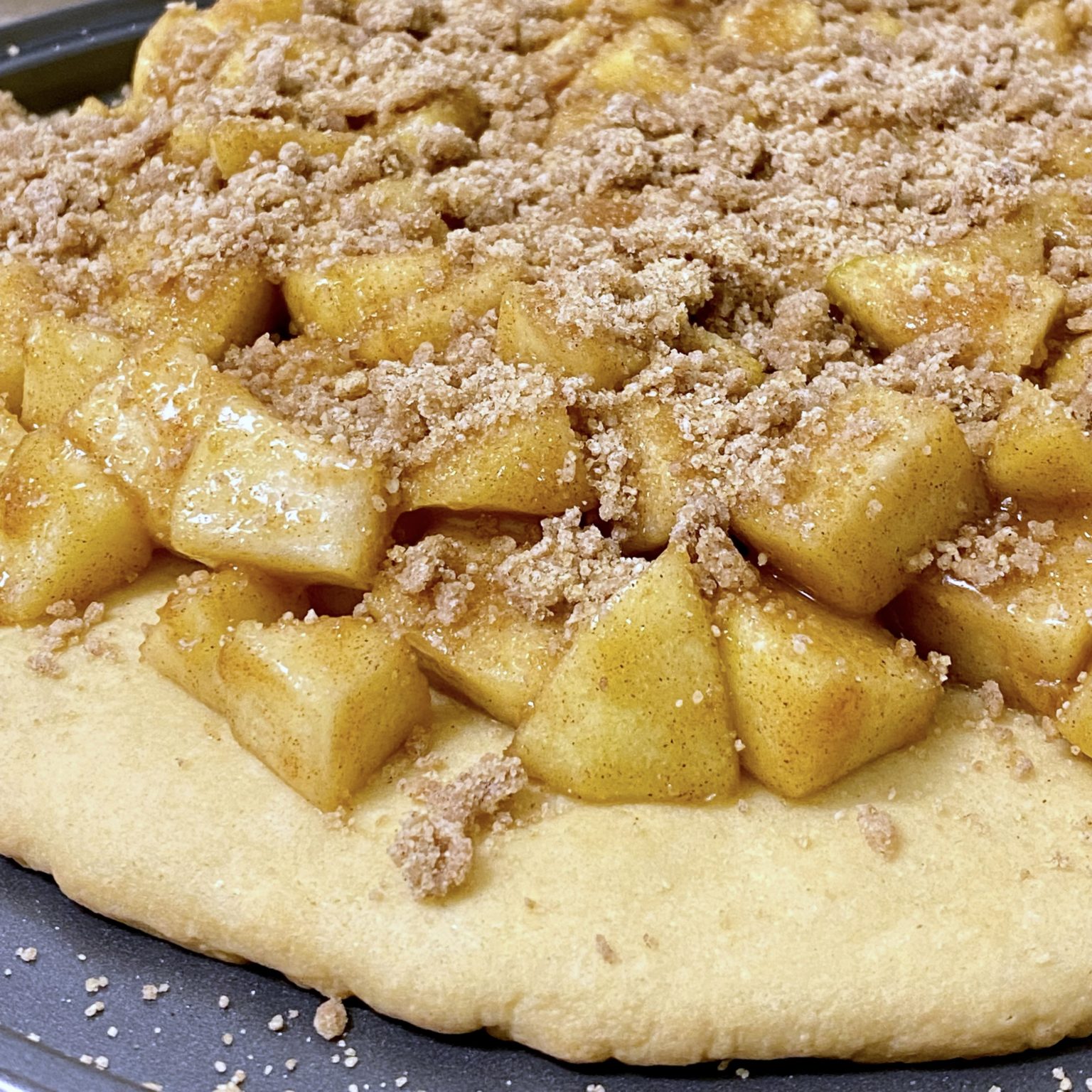 The Best Apple Pie Pizza - Cali Girl In A Southern World