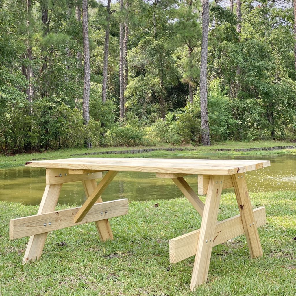 How to Build a Picnic Table - Cali Girl In A Southern World