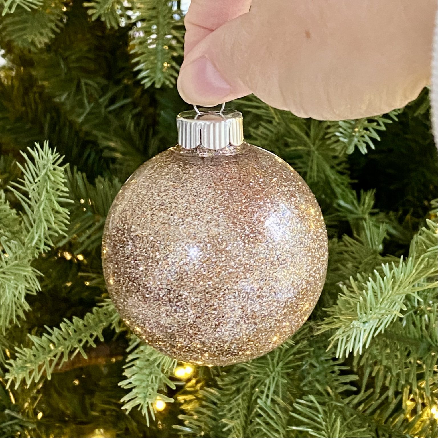 How to Make The Most Beautiful Glitter Ornaments - Cali Girl In A ...